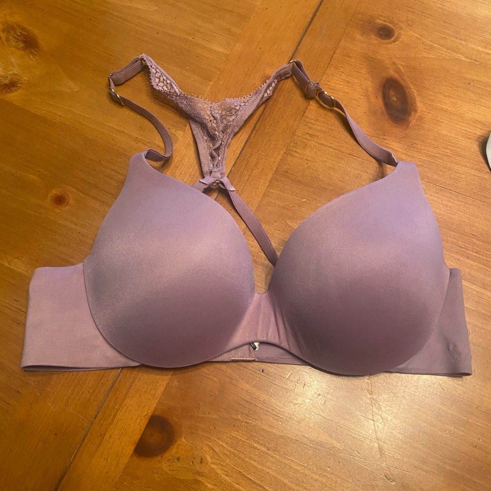 Incredible by Victoria’s Secret lined perfect purple size 32B bra wired